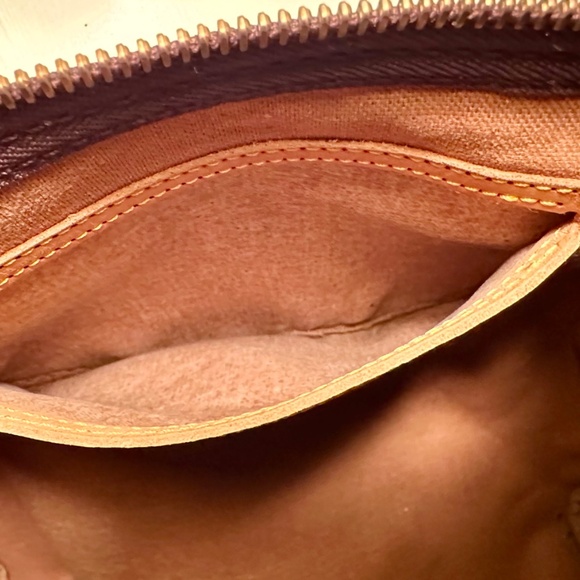 Louis Vuitton Speedy 35 - Authentic - Picture 10 of 16